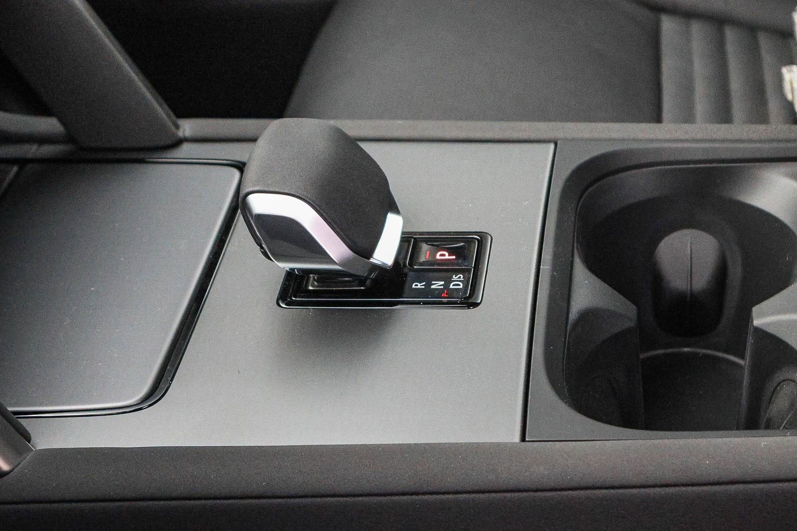 New 2026 Land Rover Discovery Sport Landmark image 29