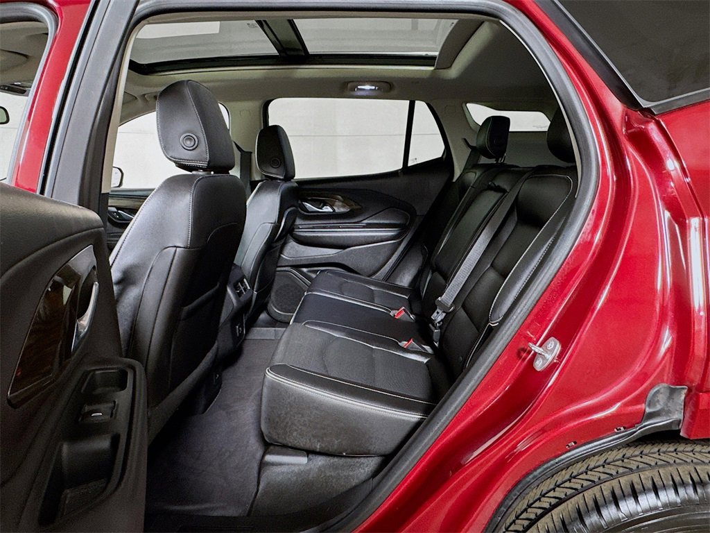 Used 2019 GMC Terrain Denali w/ Advanced Safety Package image 24