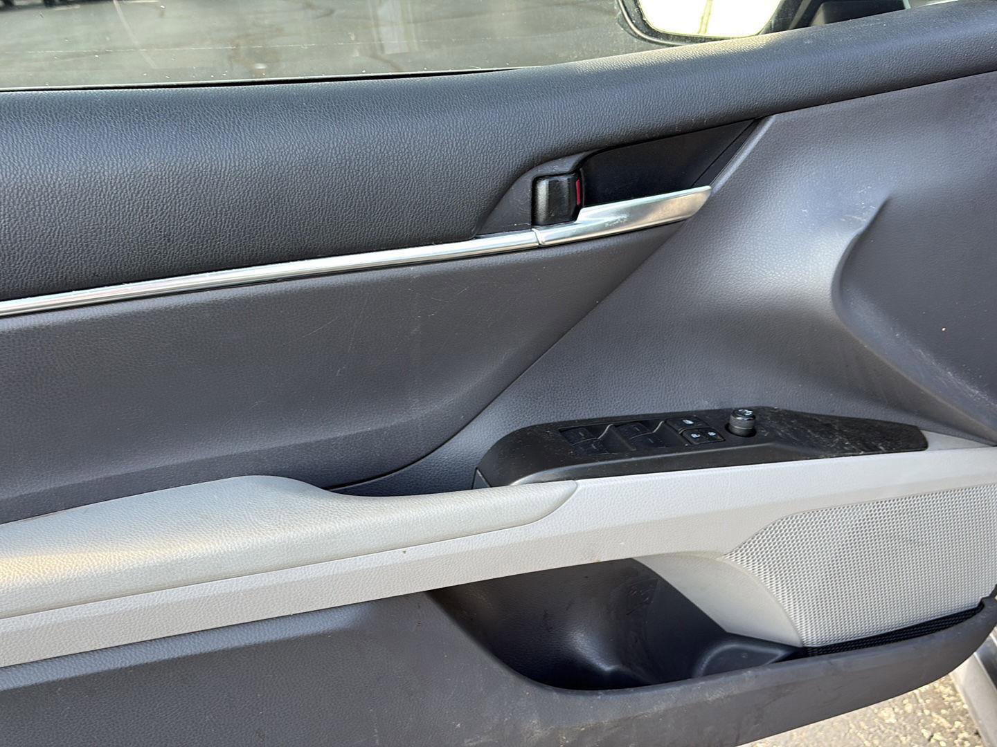 Used 2024 Toyota Camry LE FWD image 11
