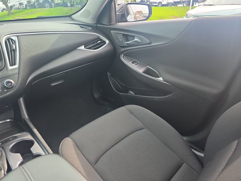 Used 2024 Chevrolet Malibu LT FWD image 21