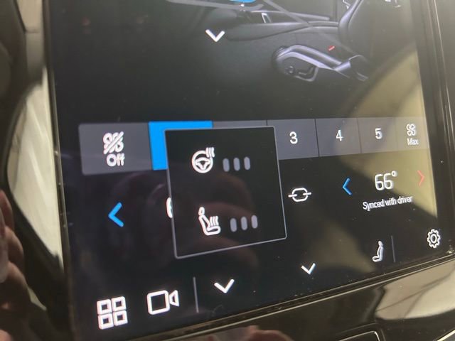 Used 2023 Volvo XC90 B6 Plus image 25