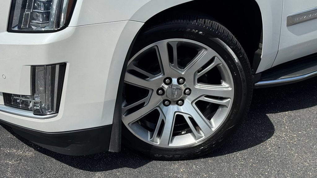 Used 2016 Cadillac Escalade Luxury AWD/4WD image 10