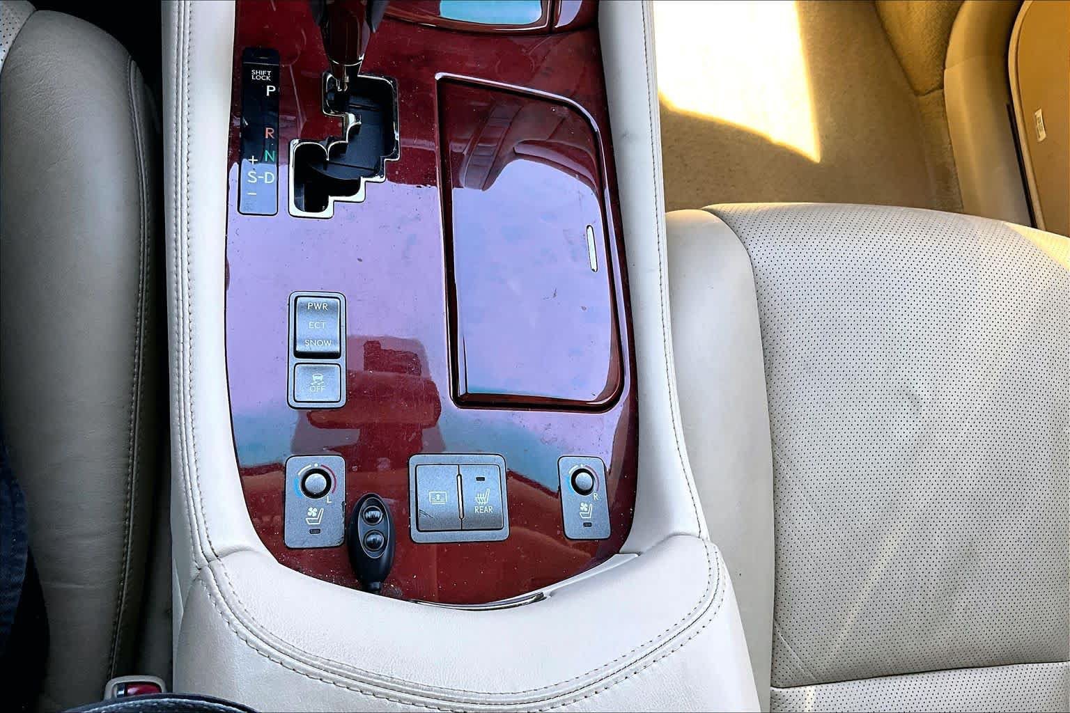 Used 2008 Lexus LS 460 RWD image 33