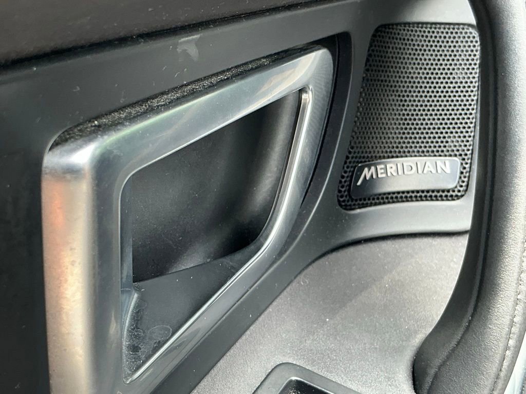 Used 2019 Land Rover Discovery Sport SE image 11