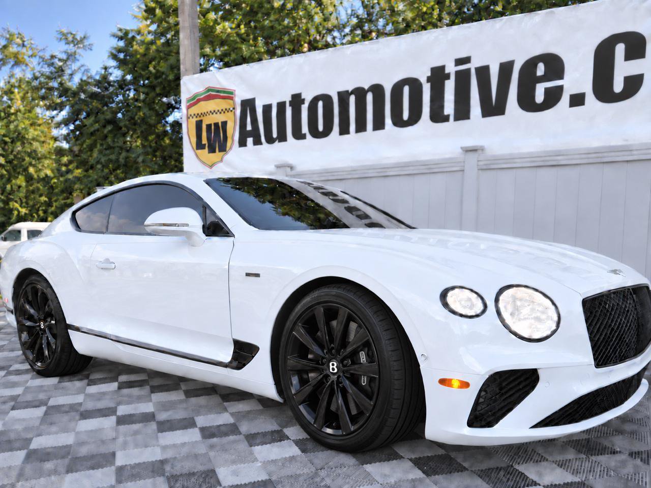 Used 2024 Bentley Continental GT V8 AWD/4WD image 1