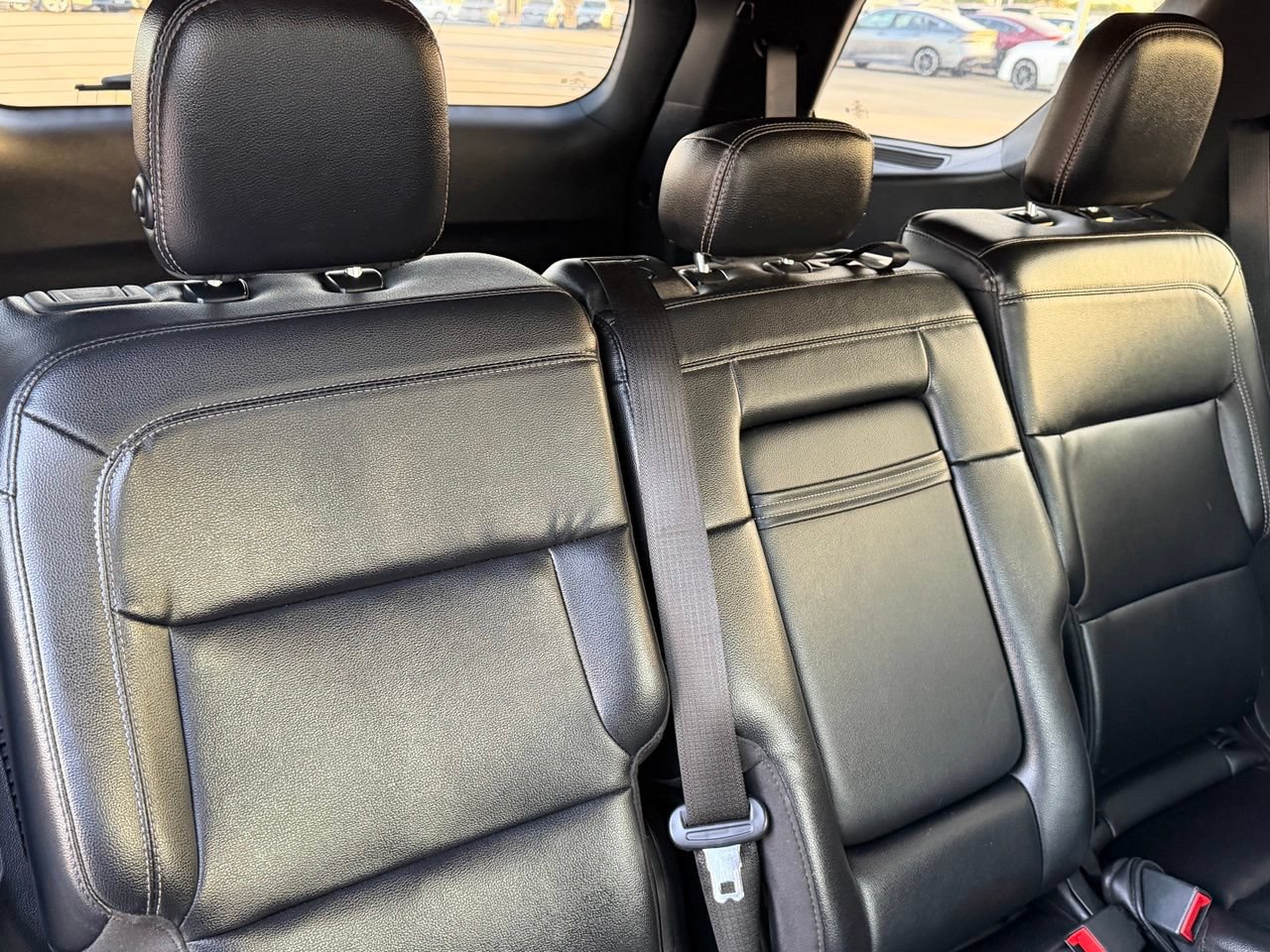 Used 2020 Ford Explorer XLT w/ Equipment Group 202A AWD/4WD image 36