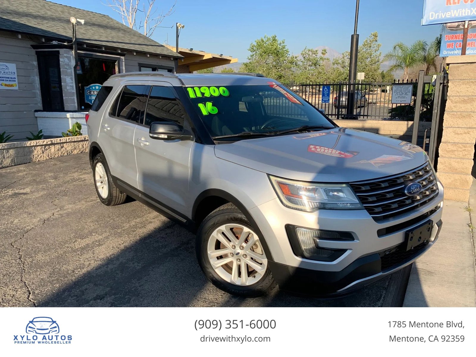 Used 2016 Ford Explorer XLT FWD image 1