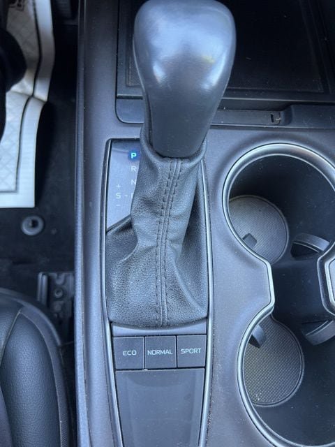 Used 2022 Toyota Camry SE FWD image 27