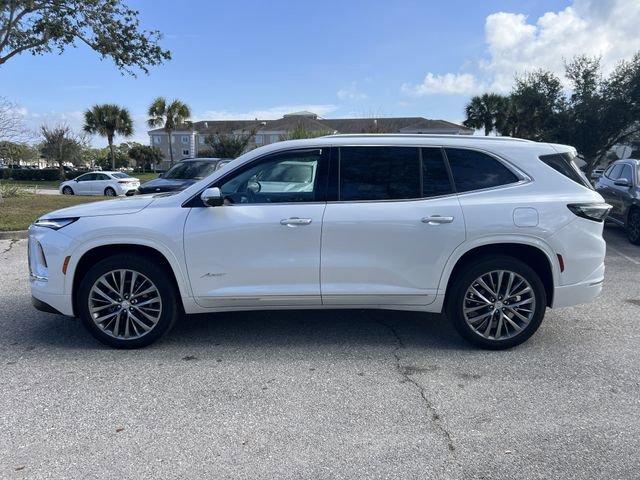 Used 2025 Buick Enclave Avenir image 7
