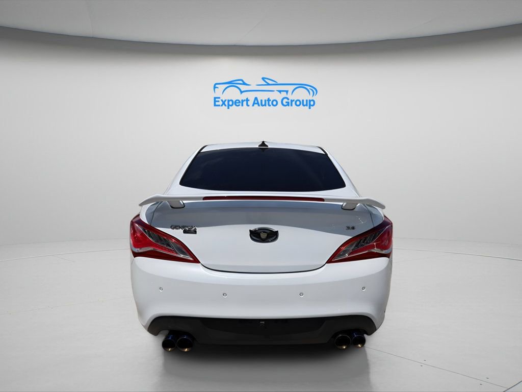 Used 2015 Hyundai Genesis 3.8 RWD image 9