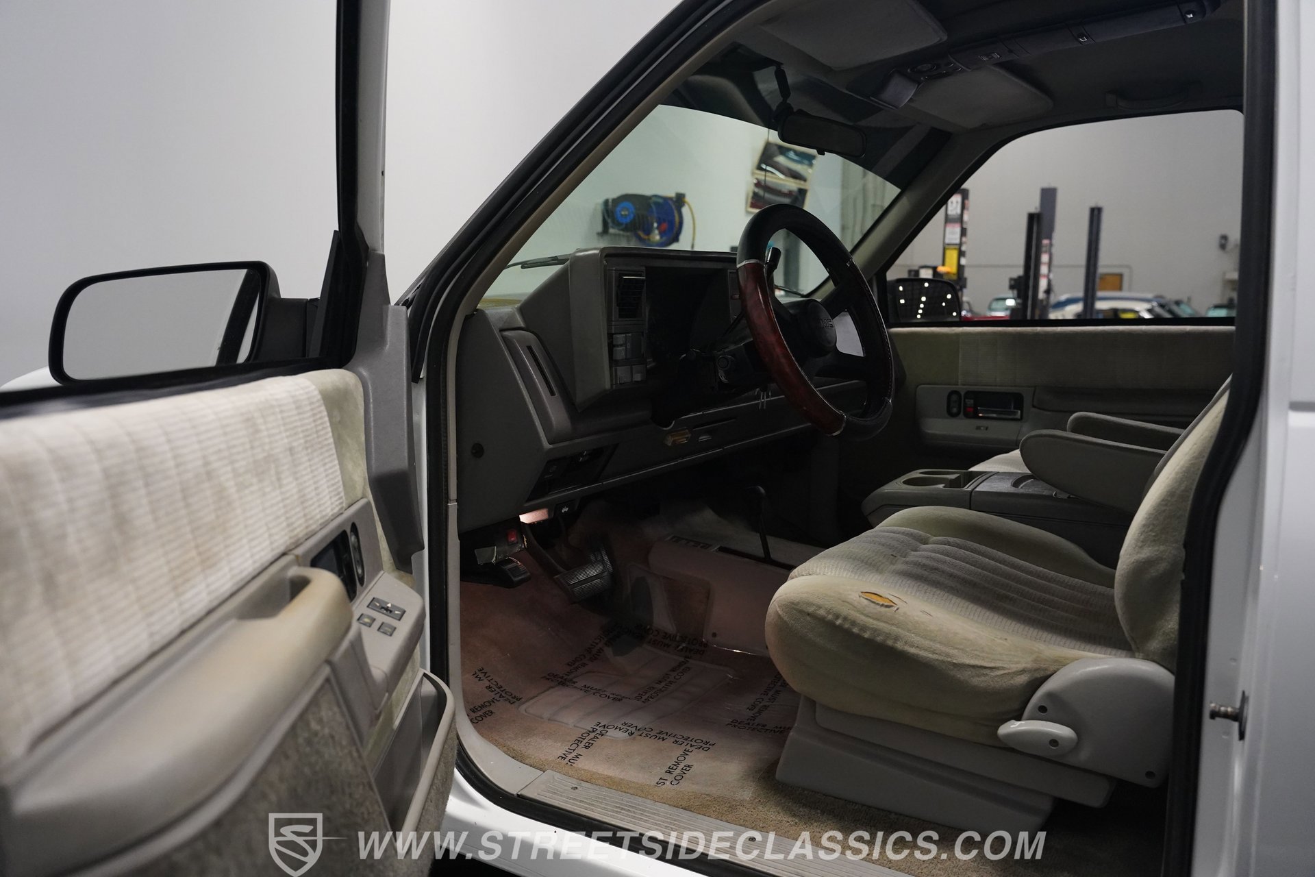 Used 1994 GMC Yukon 4WD 2-Door image 4