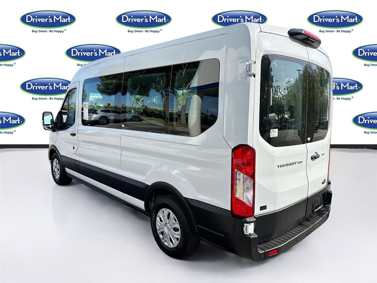 Used 2023 Ford Transit 350 XLT RWD image 5