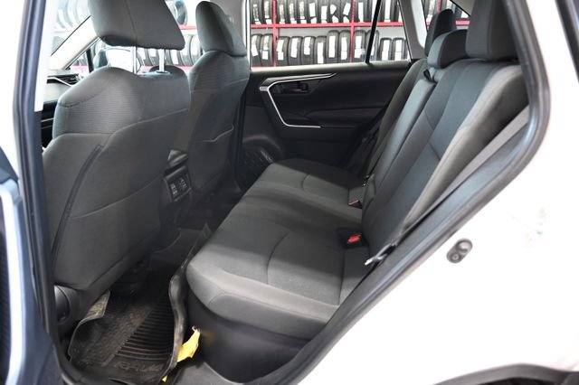 Used 2022 Toyota RAV4 LE AWD/4WD image 12