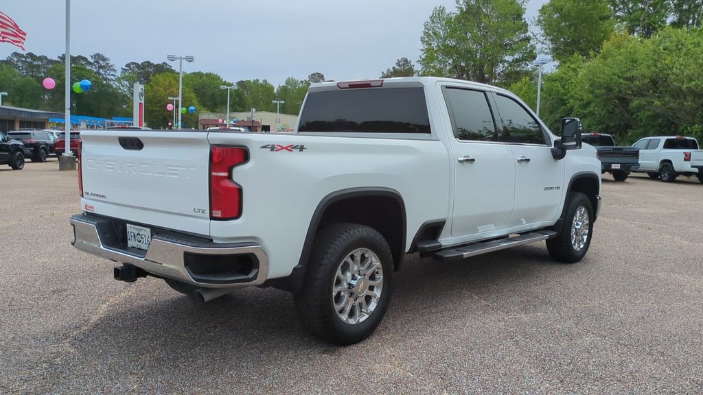 Used 2025 Chevrolet Silverado 2500 LTZ w/ LTZ Convenience Package image 5