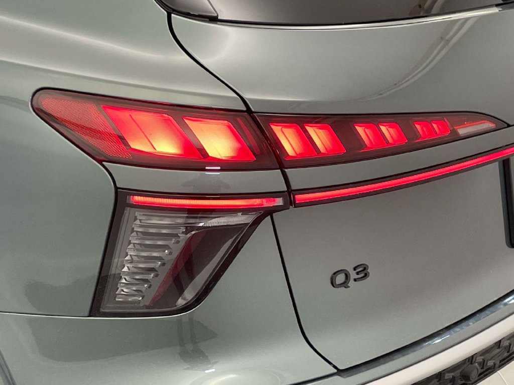 New 2026 Audi Q3 quattro 2.0T AWD/4WD image 16