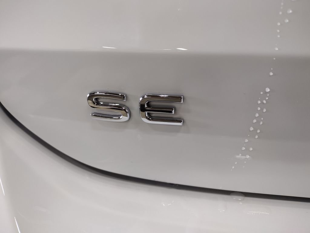 New 2025 Volkswagen Taos SE image 14