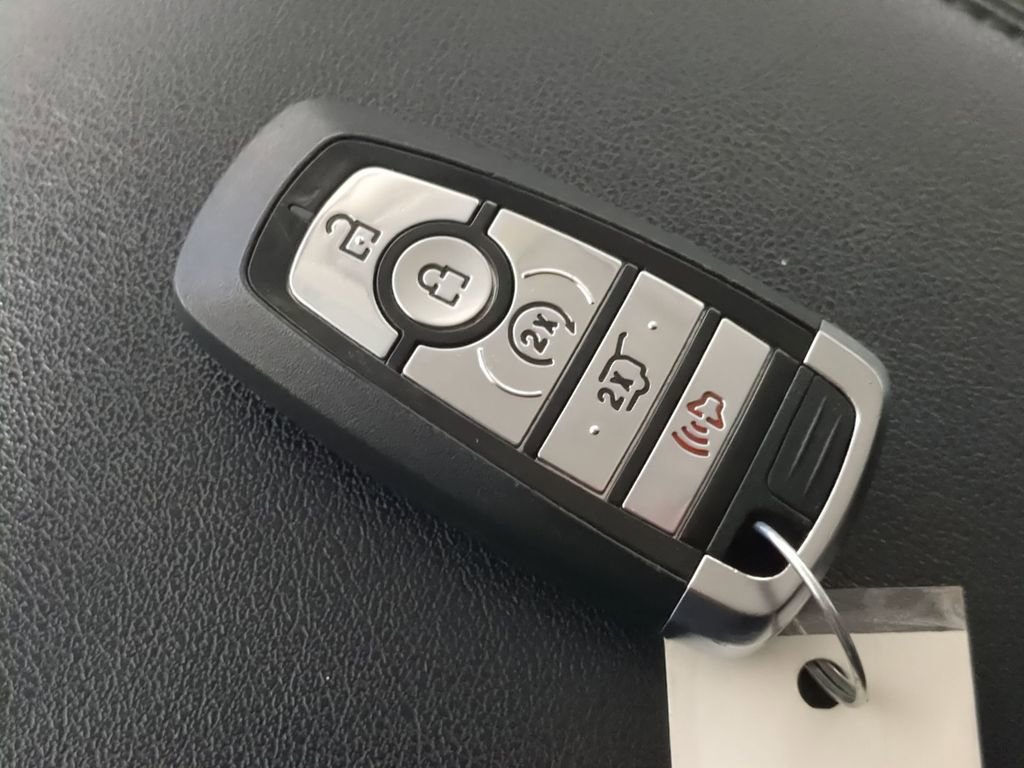 Used 2024 Ford Edge SEL w/ Convenience Package image 46