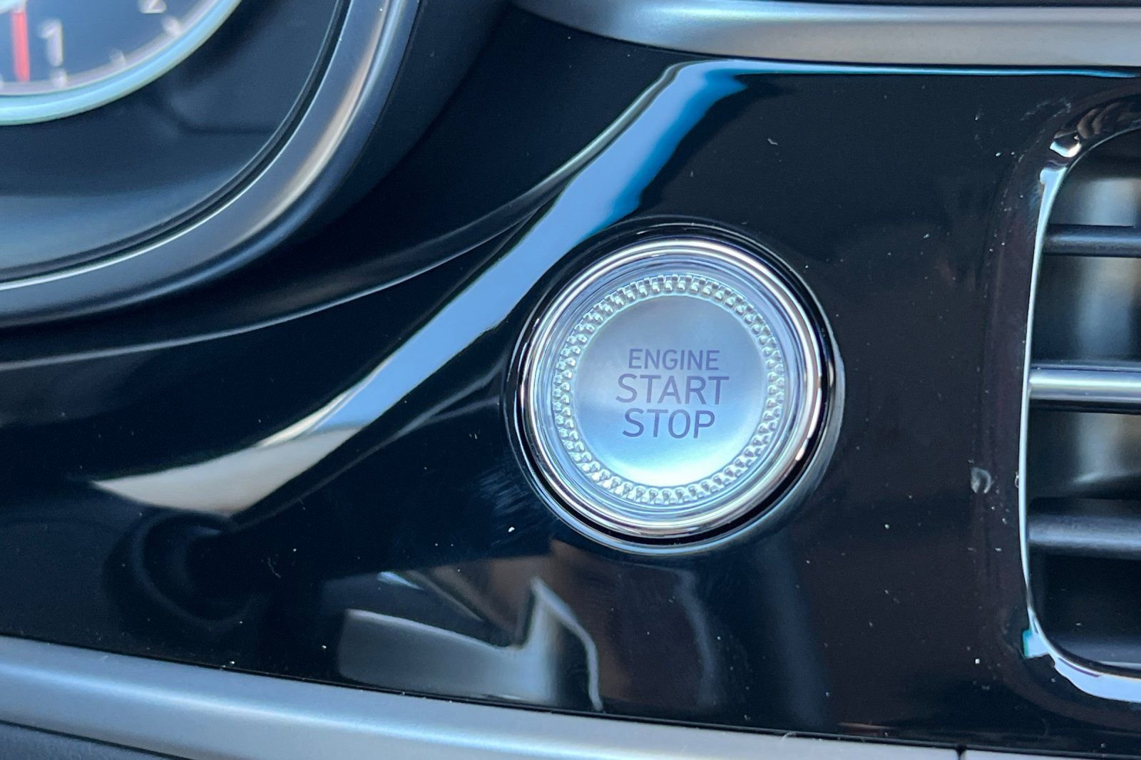 Used 2026 Genesis G70 2.5T image 24