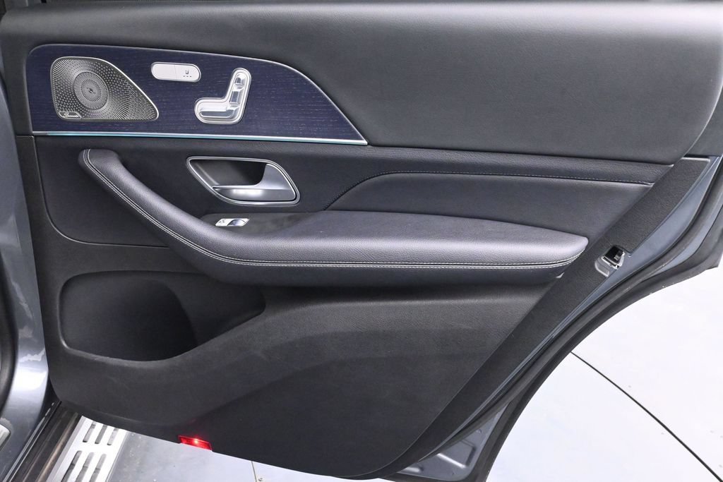 Used 2023 Mercedes-Benz GLS 580 4MATIC image 19