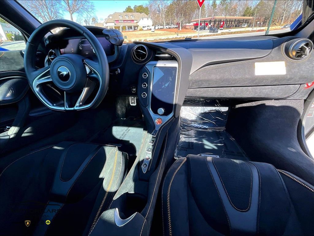 New 2025 McLaren 750S image 5