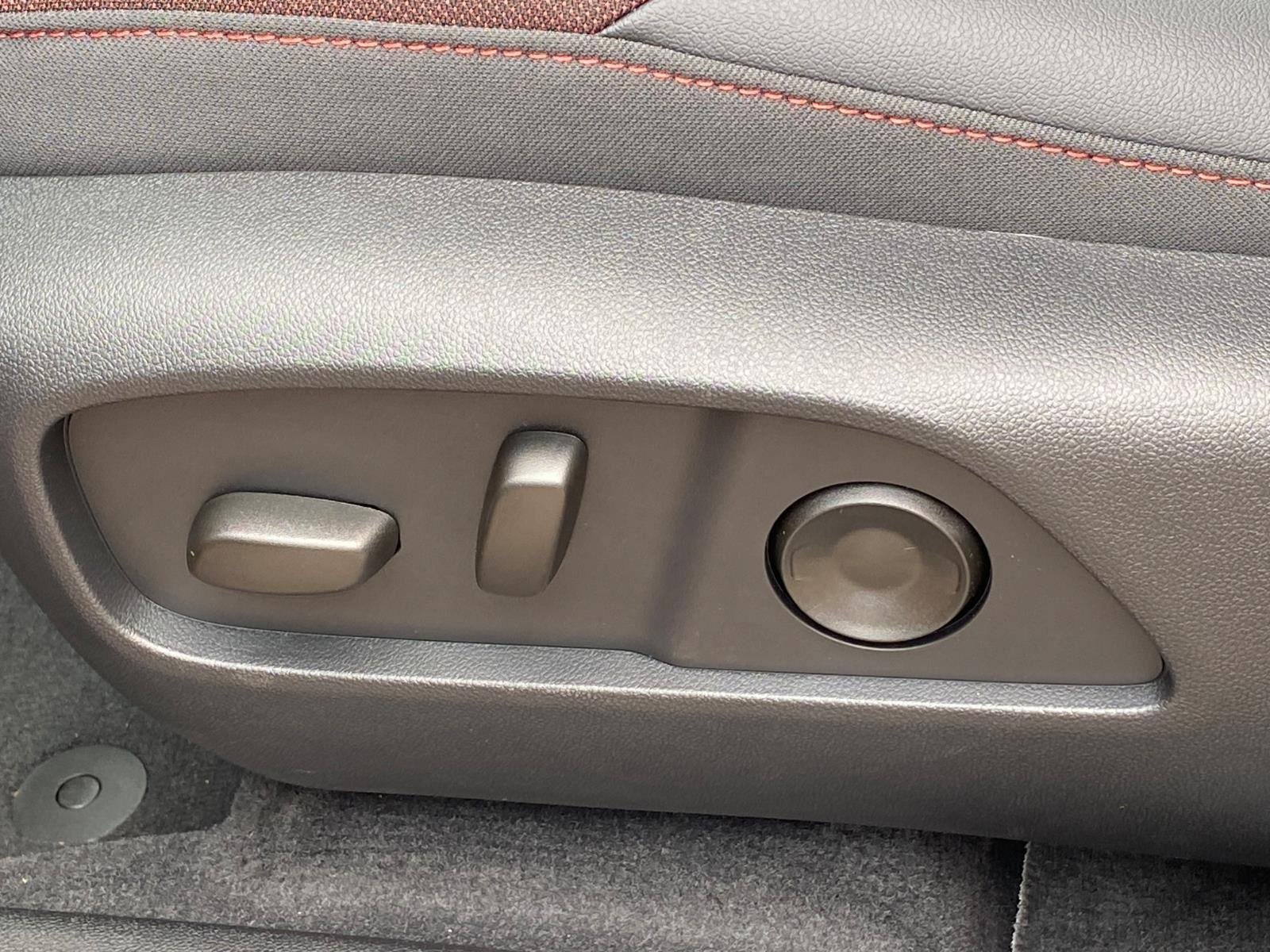 New 2027 Chevrolet Equinox RS w/ Safety and Technology Package FWD image 16