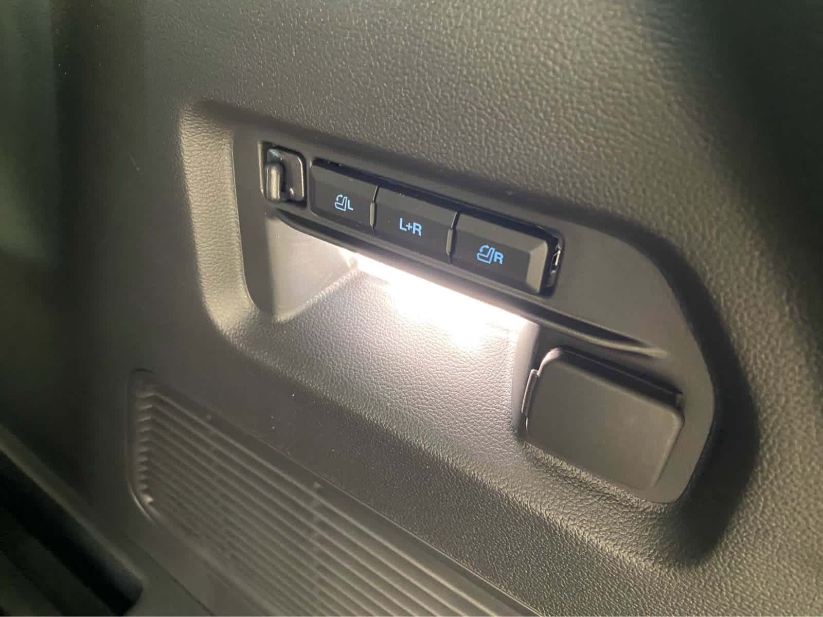 New 2026 Ford Explorer Platinum w/ LUX Leather Package image 7