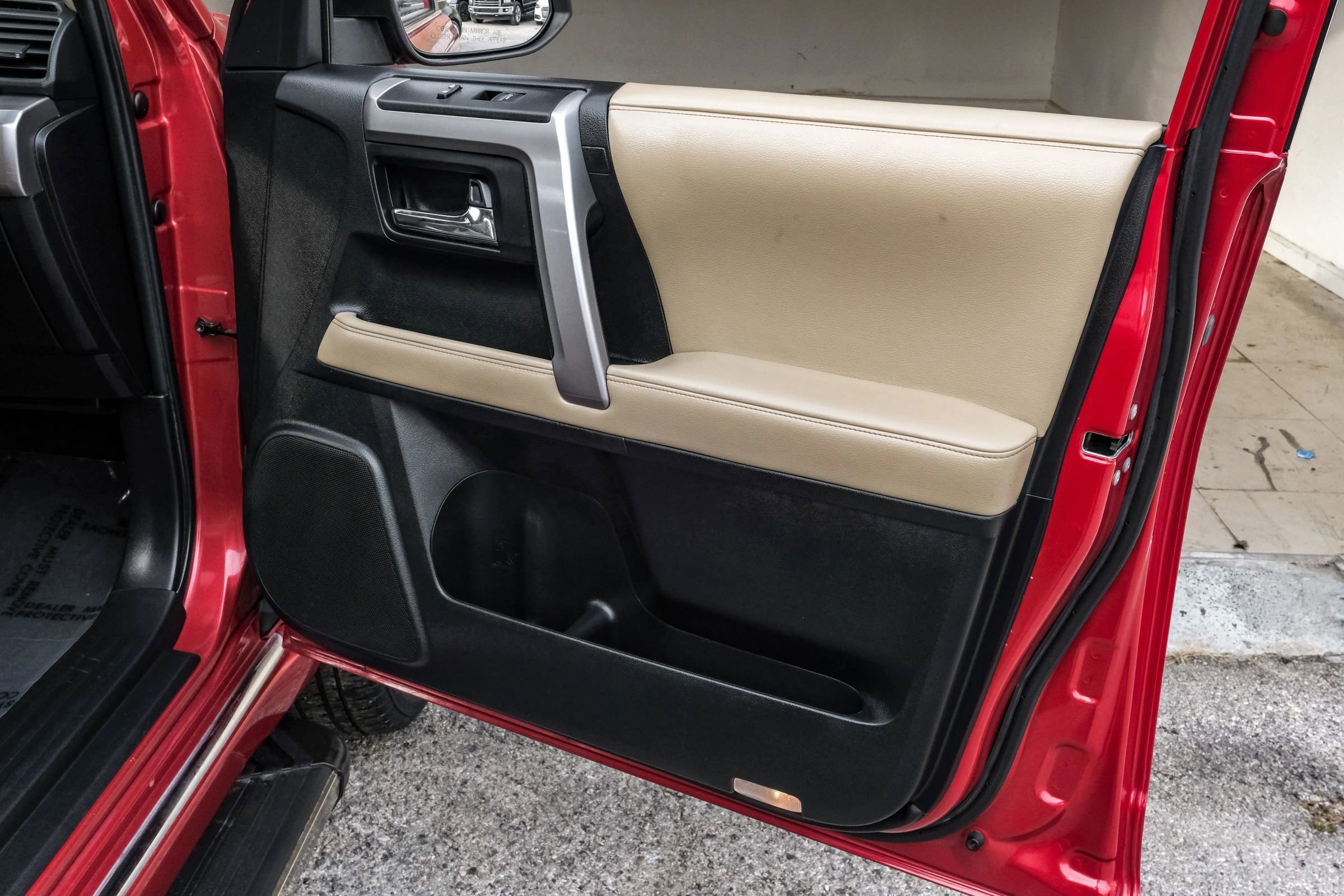 Used 2014 Toyota 4Runner Limited image 48