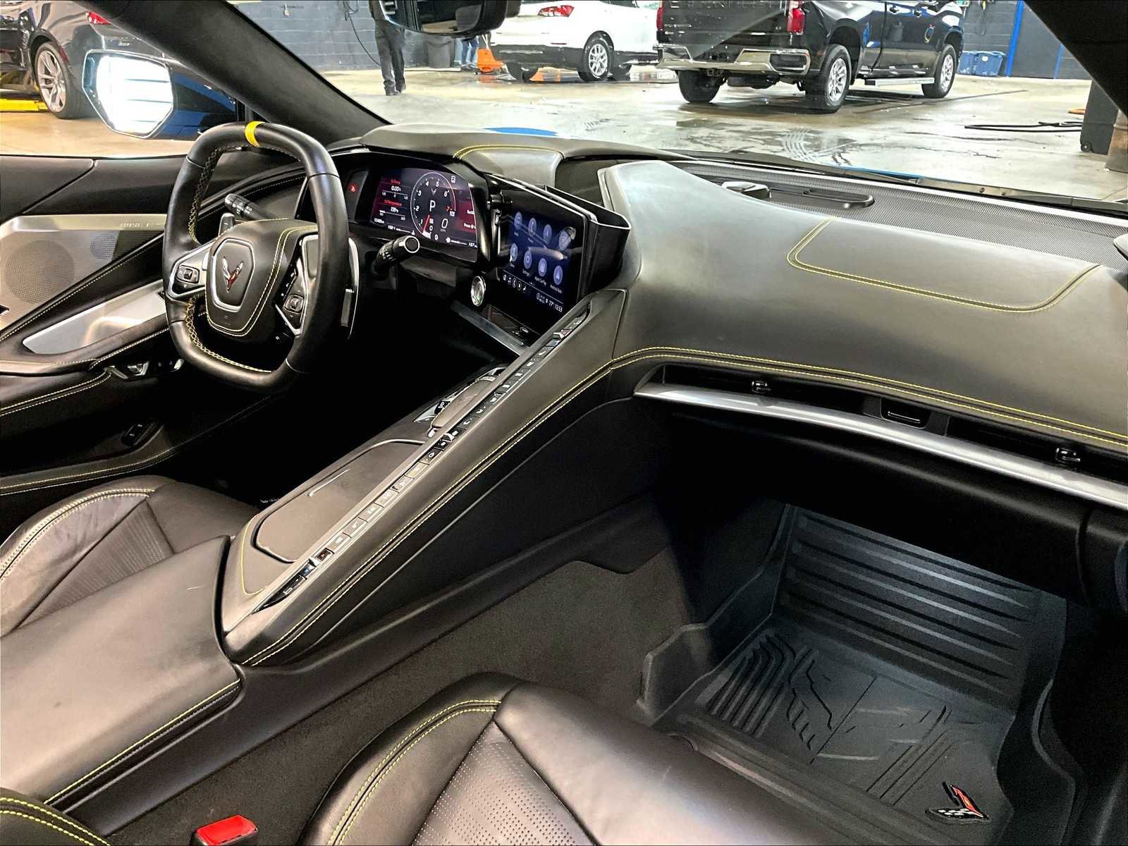Used 2022 Chevrolet Corvette Stingray Premium Cpe w/ Z51 Performance Package image 14