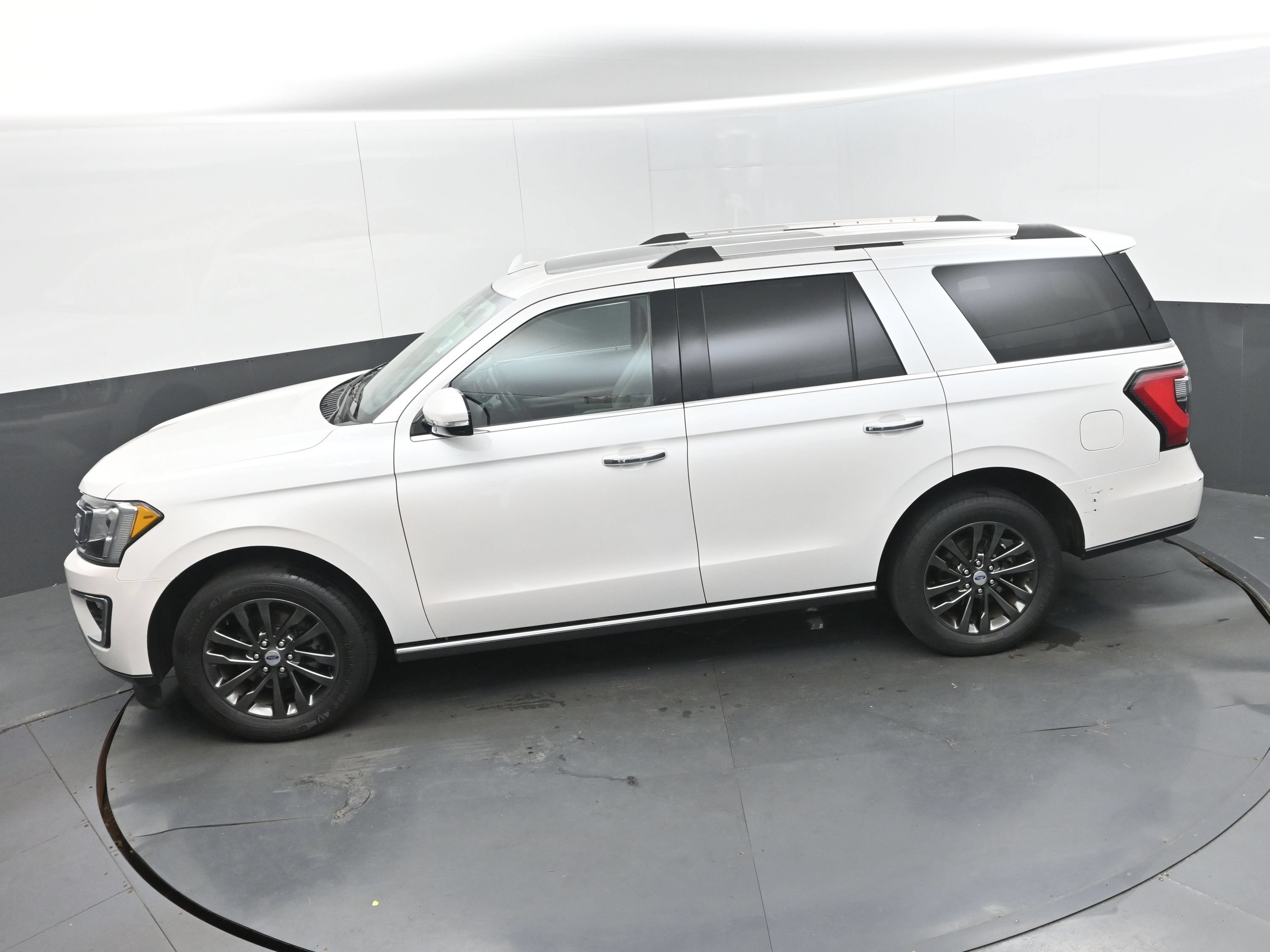 Used 2019 Ford Expedition Limited w/ Equipment Group 301A RWD image 37