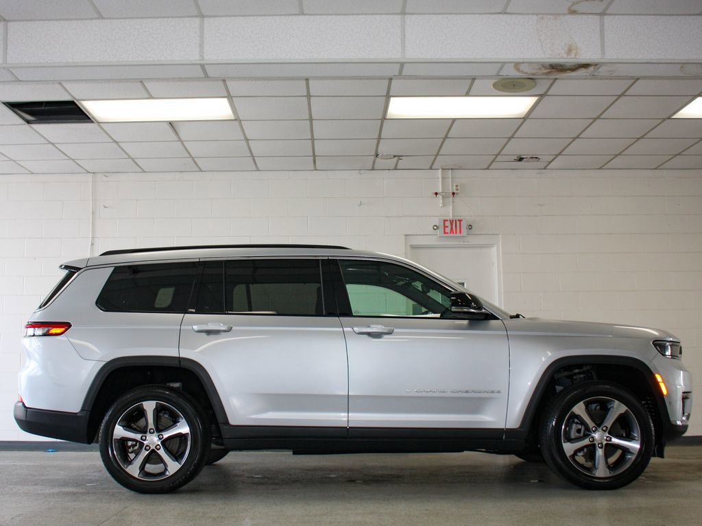 Certified 2024 Jeep Grand Cherokee L Limited w/ Luxury Tech Group II AWD/4WD image 7