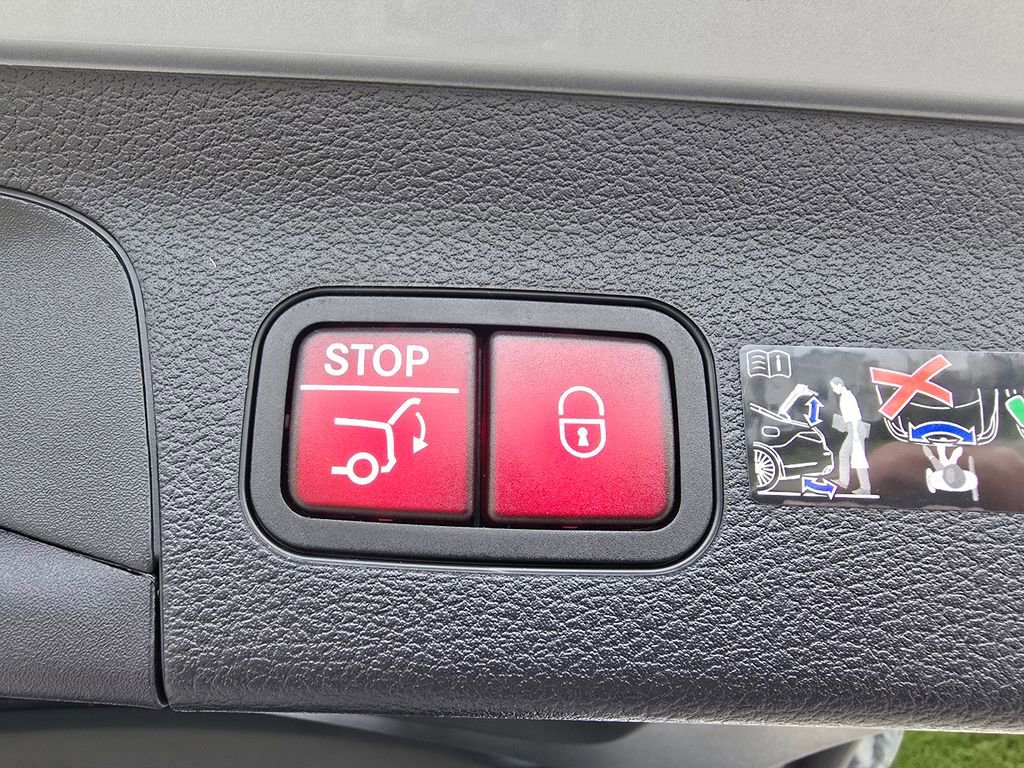 Certified 2026 Mercedes-Benz GLS 450 4MATIC image 20