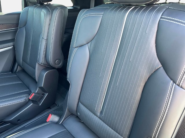 New 2026 Cadillac Vistiq Luxury w/ LPO, Floor Liner Package AWD/4WD image 14
