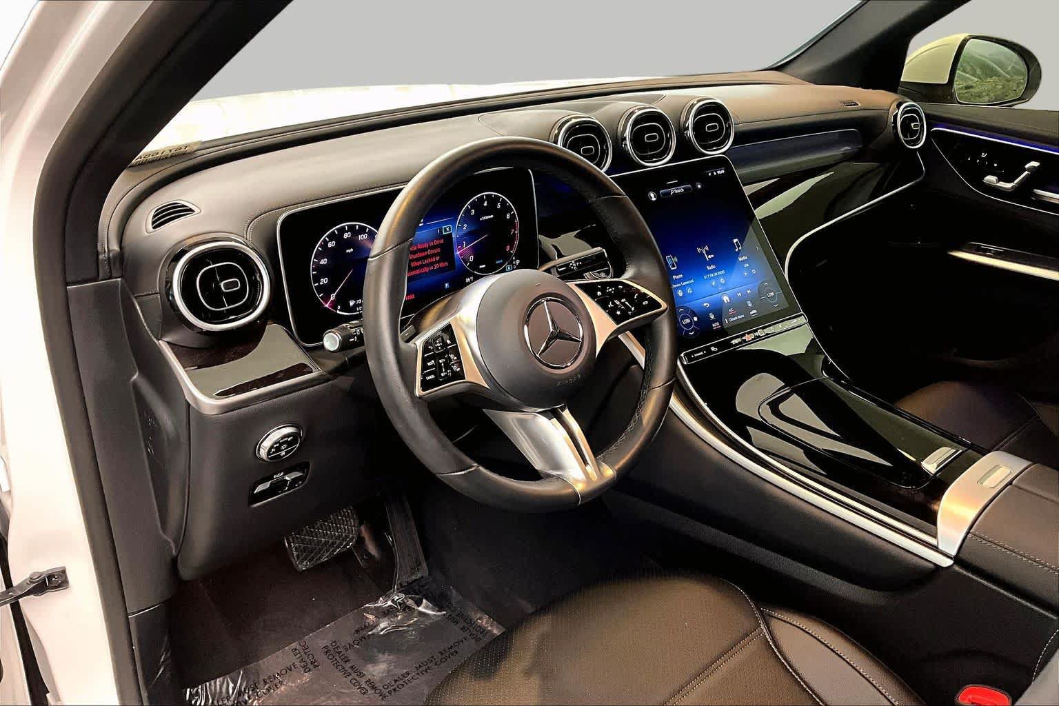 Used 2024 Mercedes-Benz GLC 300 4MATIC image 17