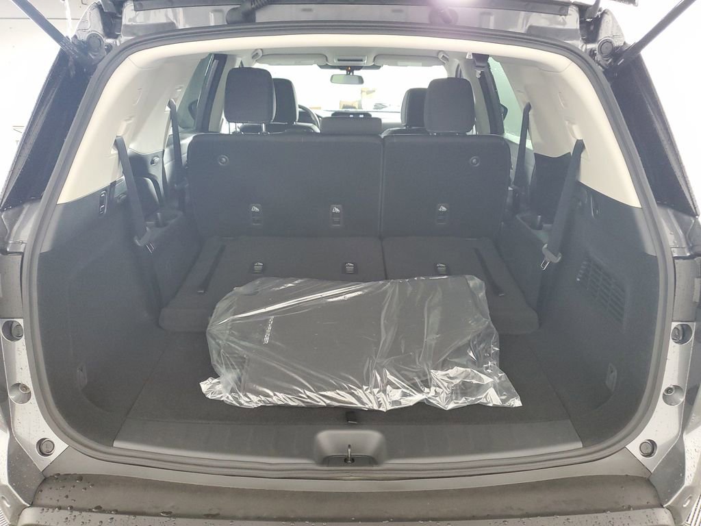 New 2025 Nissan Pathfinder S image 30