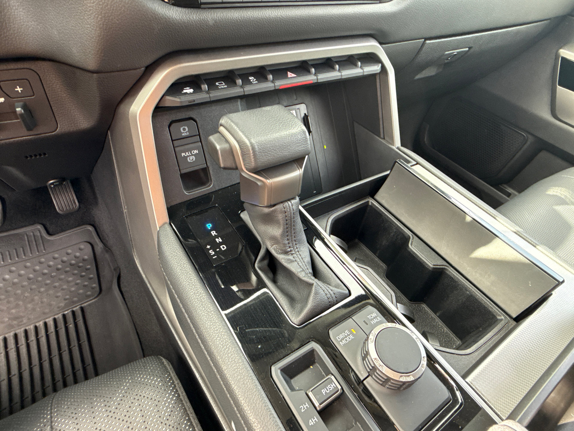 Certified 2024 Toyota Sequoia Limited w/ Tow Technology Package image 26