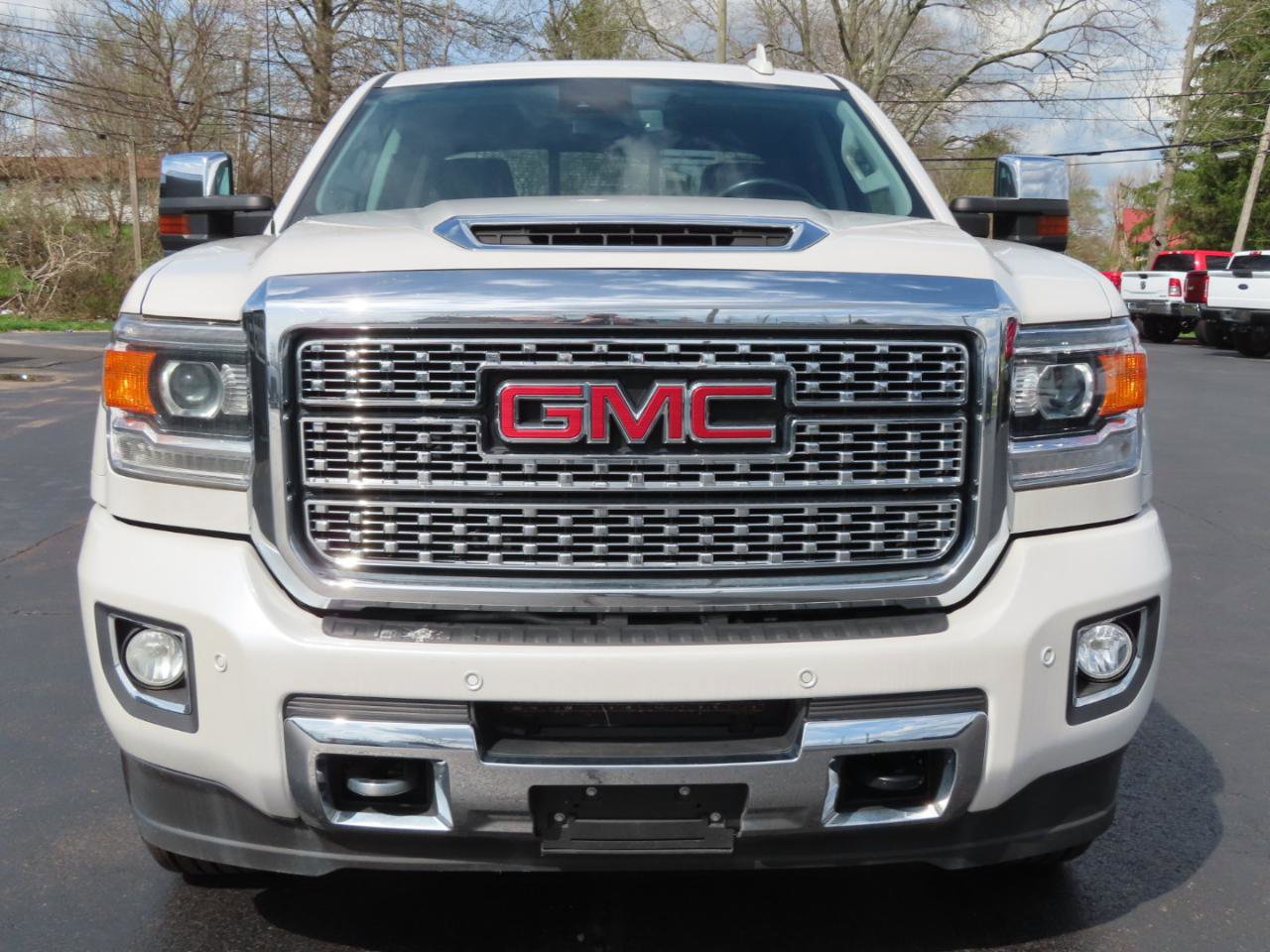 Used 2019 GMC Sierra 3500 Denali w/ Duramax Plus Package image 9