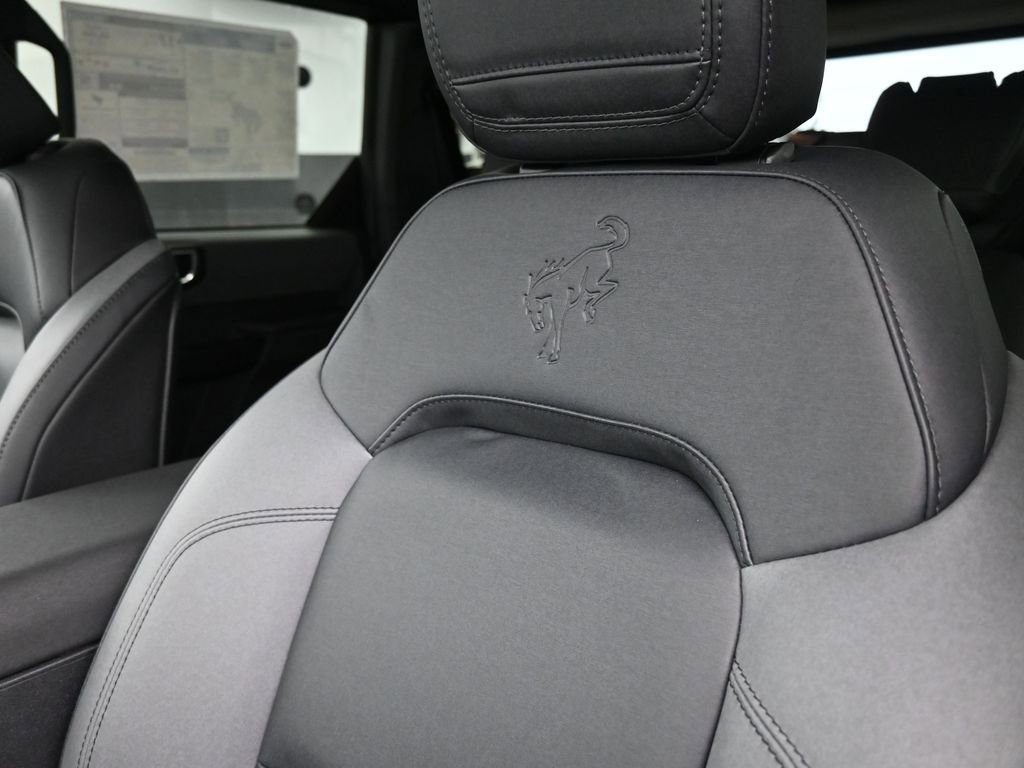 Used 2024 Ford Bronco Black Diamond image 19