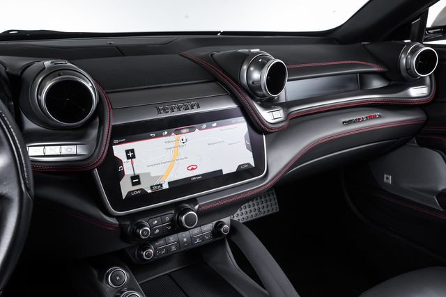 Used 2019 Ferrari GTC4Lusso AWD/4WD image 34