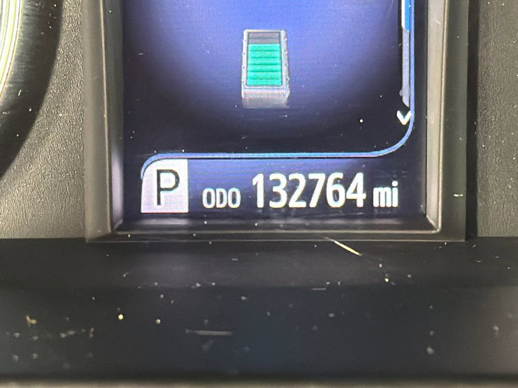 Used 2015 Toyota Camry XLE w/ Moonroof Package FWD image 28