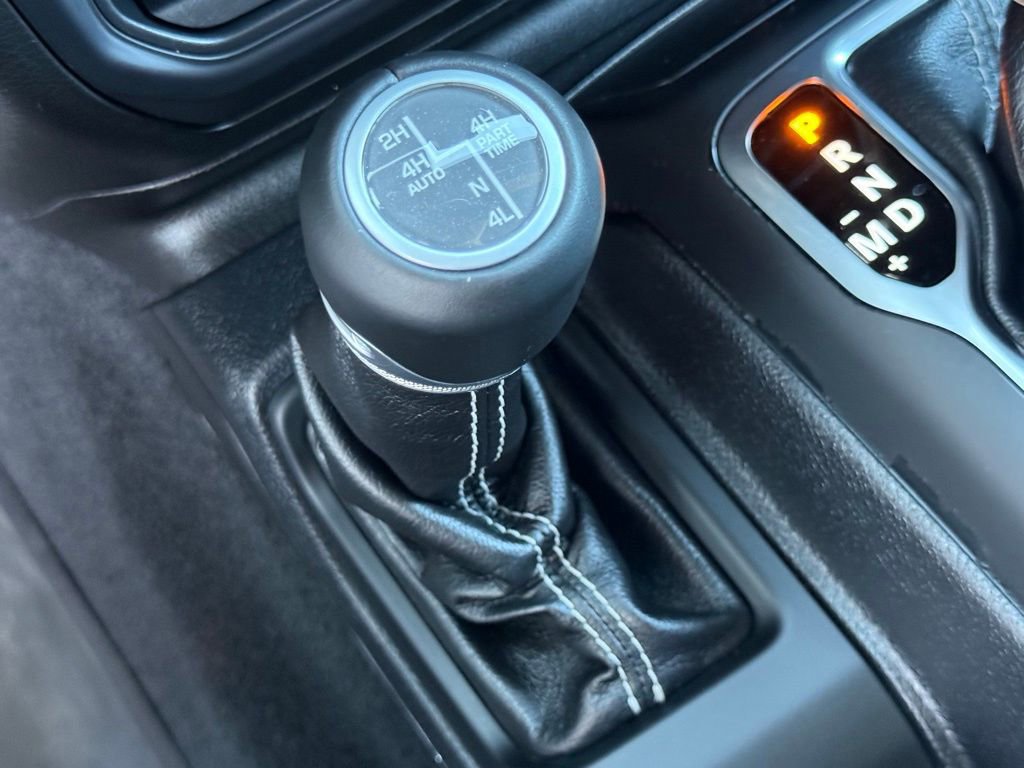 Used 2019 Jeep Wrangler Unlimited Sahara w/ Quick Order Package 24M Moab image 39