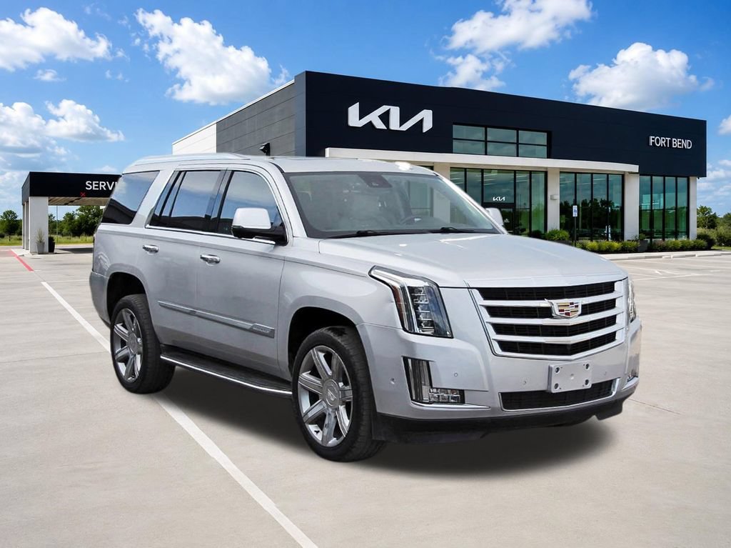 Used 2020 Cadillac Escalade Luxury RWD image 3