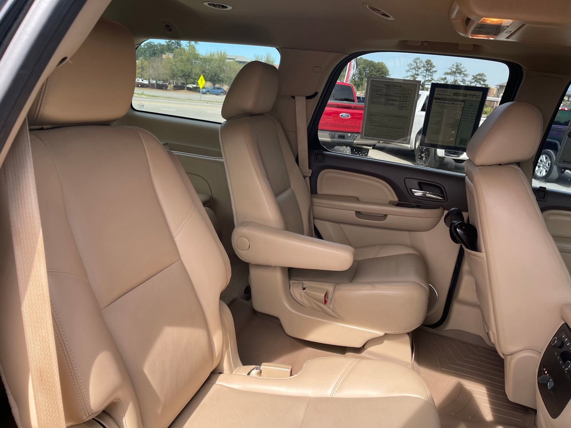 Used 2013 GMC Yukon Denali image 28