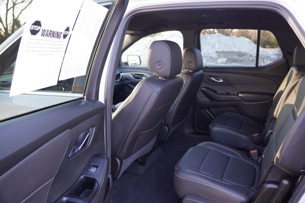 Used 2023 Chevrolet Traverse LT image 16