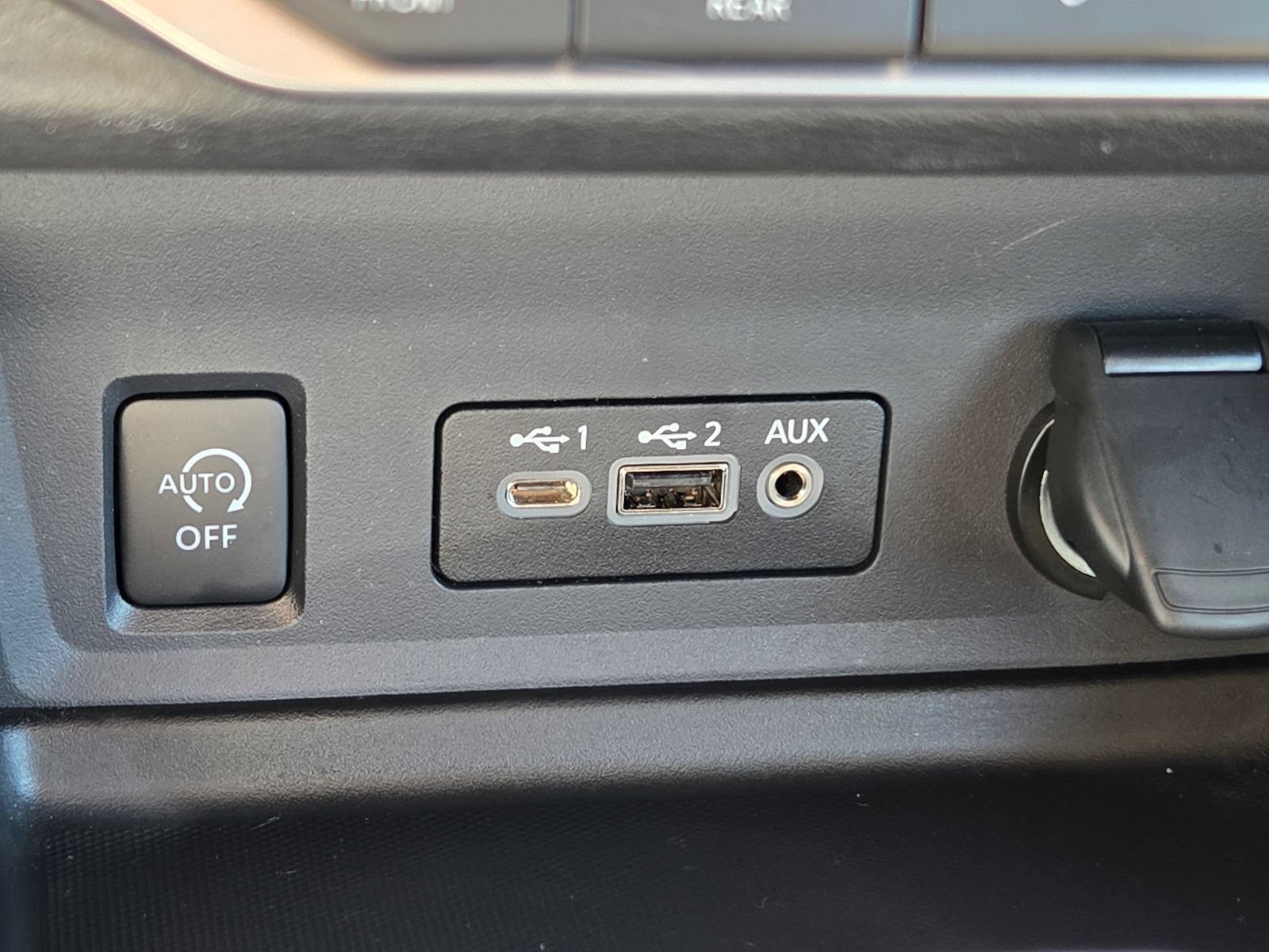 Used 2025 Nissan Sentra SV w/ All-Weather Package FWD image 27
