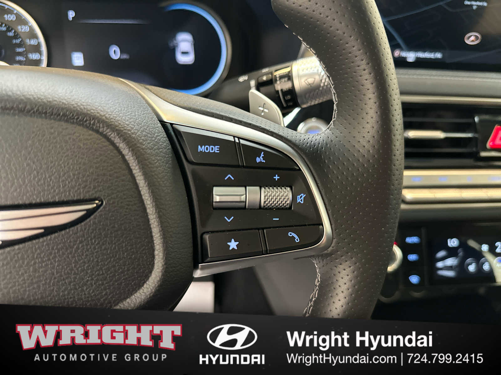 Certified 2025 Genesis G70 2.5T image 20