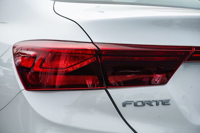 Used 2023 Kia Forte LXS image 9