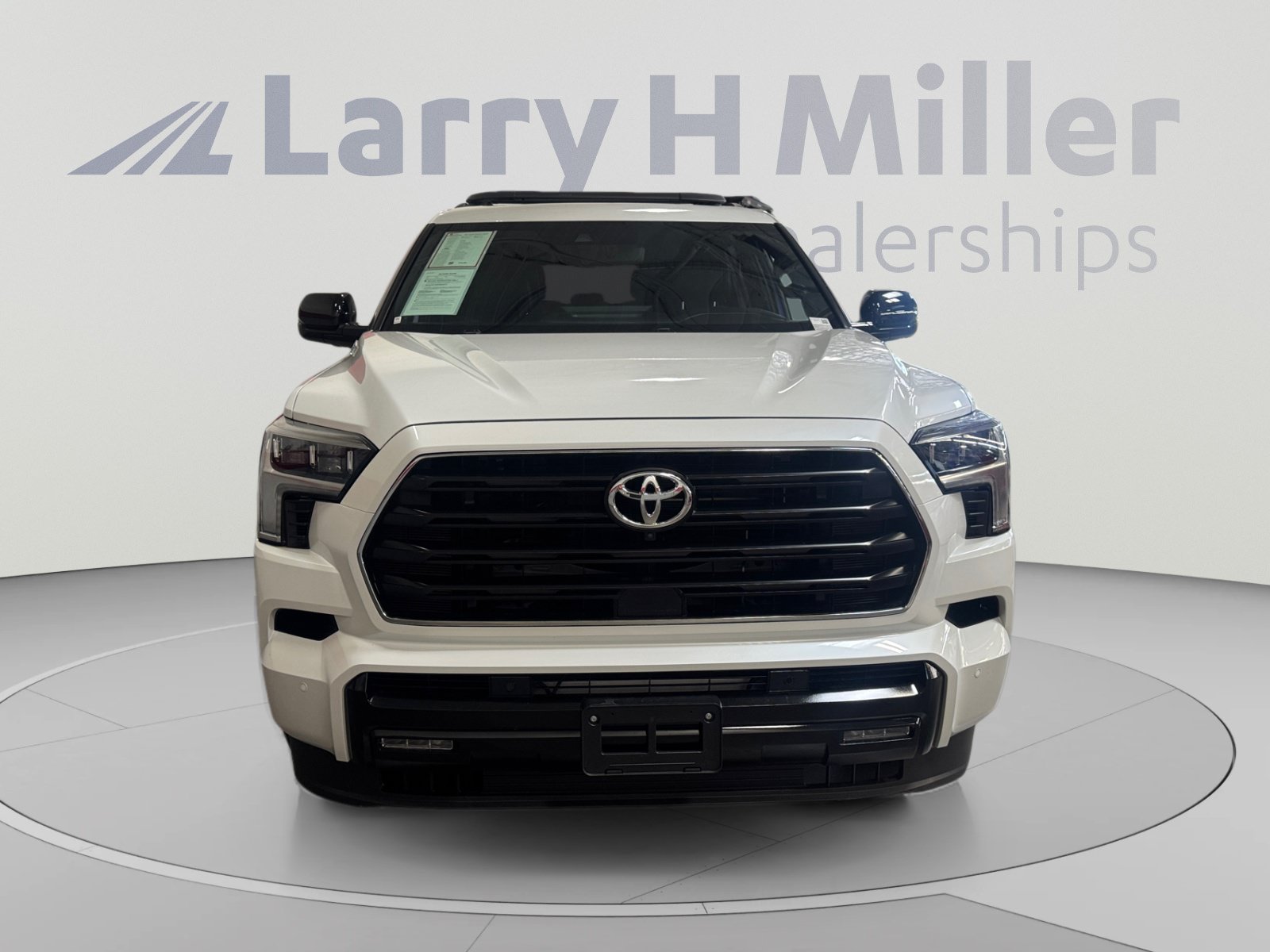 Certified 2025 Toyota Sequoia Limited w/ Tow Technology Package AWD/4WD image 8