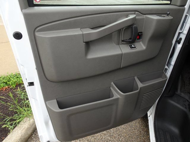 Used 2024 Chevrolet Express 2500 w/ Driver Convenience Package RWD image 8