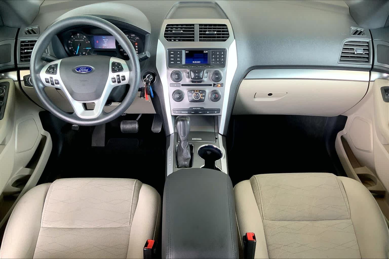 Used 2015 Ford Explorer FWD image 16