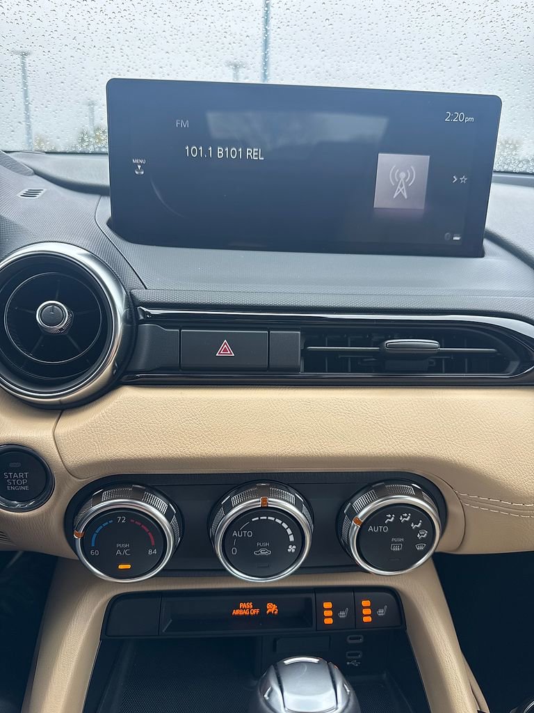 Used 2025 MAZDA MX-5 Miata Grand Touring w/ Weather Package RWD image 10